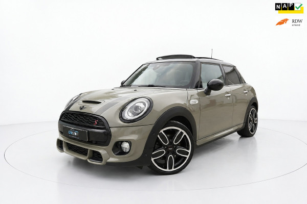 MINI 5-deurs 2.0 Cooper S JCW PAKKET PANO SFEER CAMERA NAP