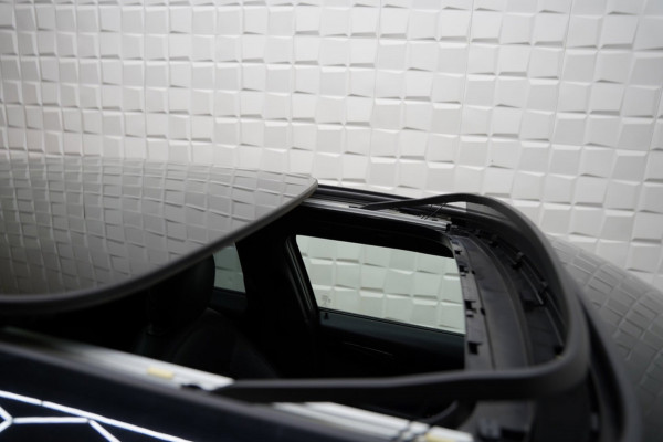 MINI 5-deurs 2.0 Cooper S JCW PAKKET PANO SFEER CAMERA NAP