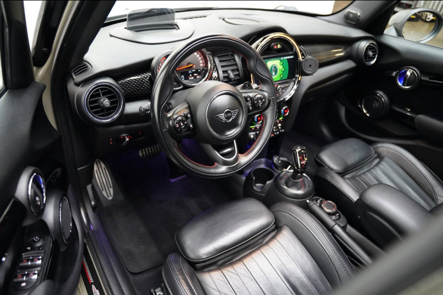 MINI 5-deurs 2.0 Cooper S JCW PAKKET PANO SFEER CAMERA NAP