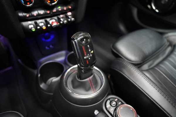 MINI 5-deurs 2.0 Cooper S JCW PAKKET PANO SFEER CAMERA NAP