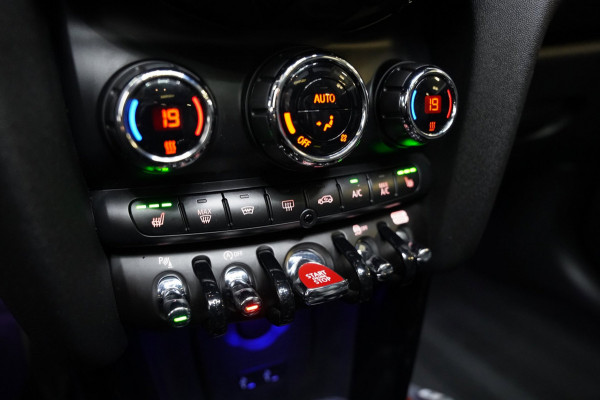 MINI 5-deurs 2.0 Cooper S JCW PAKKET PANO SFEER CAMERA NAP