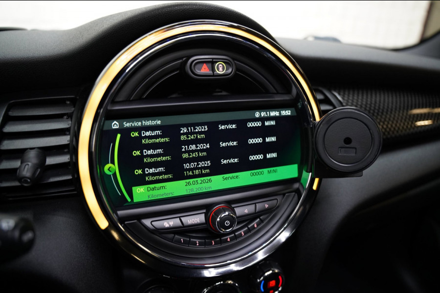MINI 5-deurs 2.0 Cooper S JCW PAKKET PANO SFEER CAMERA NAP
