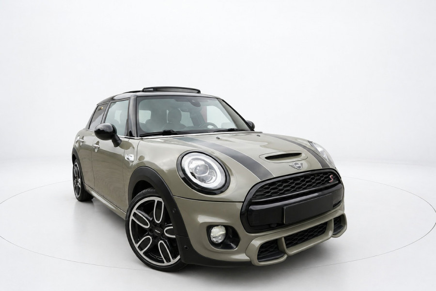 MINI 5-deurs 2.0 Cooper S JCW PAKKET PANO SFEER CAMERA NAP