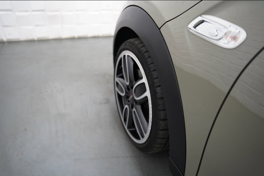 MINI 5-deurs 2.0 Cooper S JCW PAKKET PANO SFEER CAMERA NAP