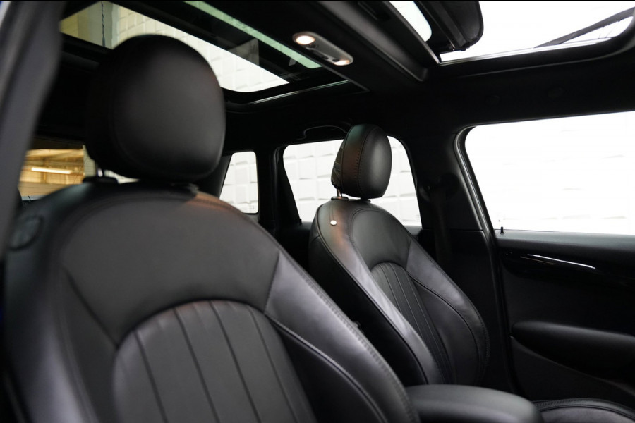 MINI 5-deurs 2.0 Cooper S JCW PAKKET PANO SFEER CAMERA NAP