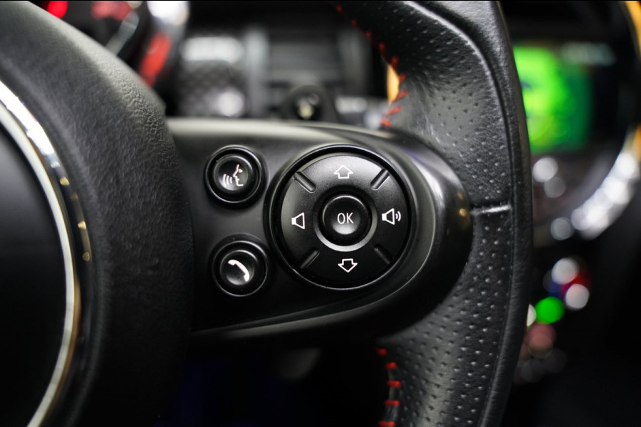 MINI 5-deurs 2.0 Cooper S JCW PAKKET PANO SFEER CAMERA NAP