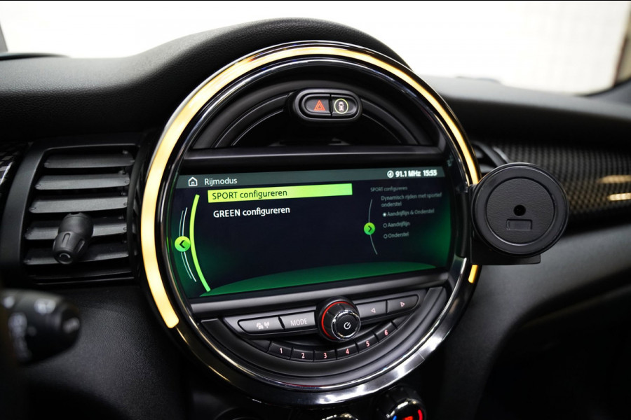 MINI 5-deurs 2.0 Cooper S JCW PAKKET PANO SFEER CAMERA NAP