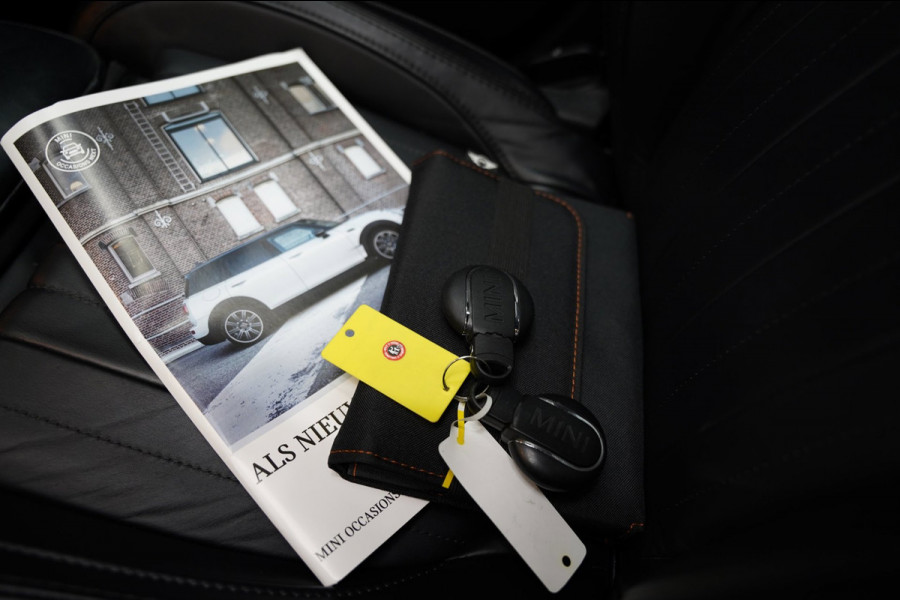 MINI 5-deurs 2.0 Cooper S JCW PAKKET PANO SFEER CAMERA NAP