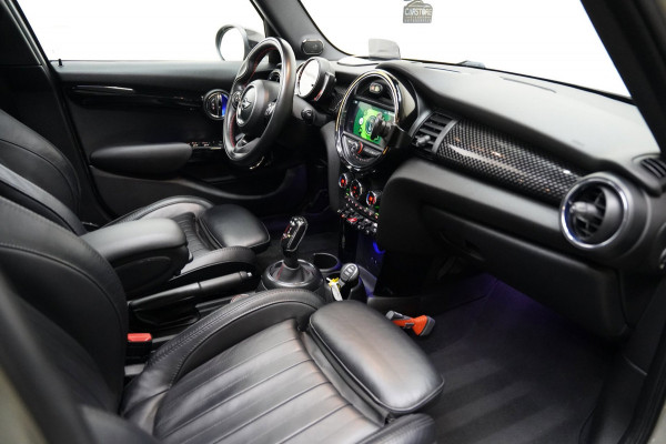 MINI 5-deurs 2.0 Cooper S JCW PAKKET PANO SFEER CAMERA NAP
