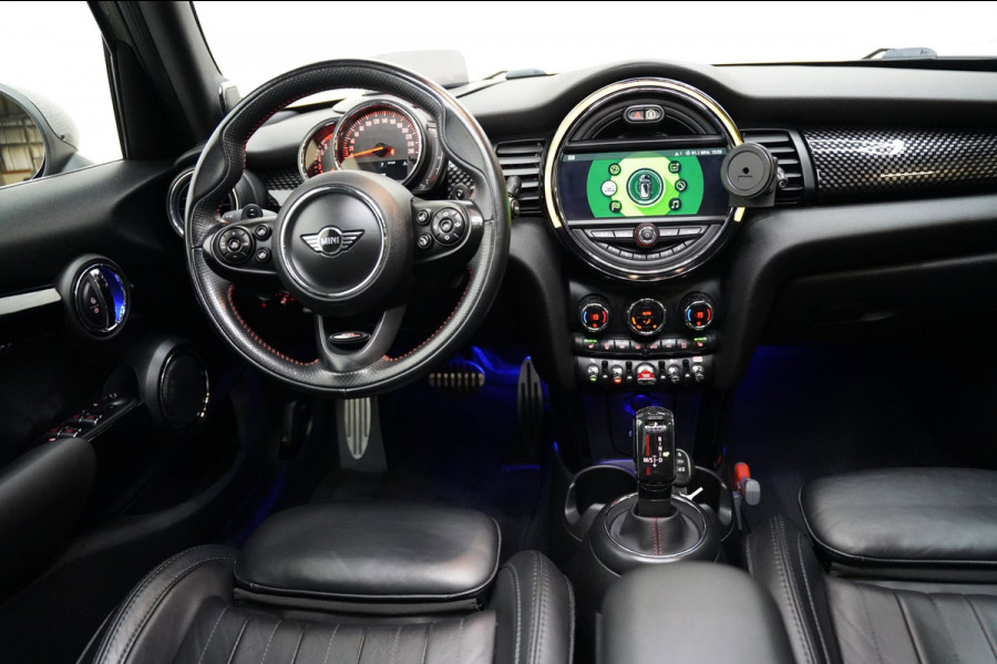 MINI 5-deurs 2.0 Cooper S JCW PAKKET PANO SFEER CAMERA NAP