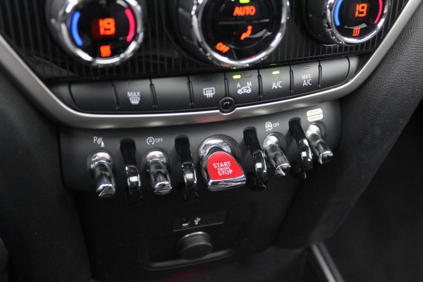 MINI Countryman 2.0 Cooper S Hammersmith / Panoramadak / Leder / Keyless / 19'' / Navigatie / Virtual Cockpit / DAB / Cruise Control