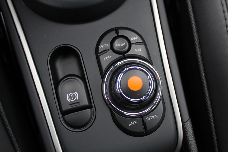MINI Countryman 2.0 Cooper S Hammersmith / Panoramadak / Leder / Keyless / 19'' / Navigatie / Virtual Cockpit / DAB / Cruise Control