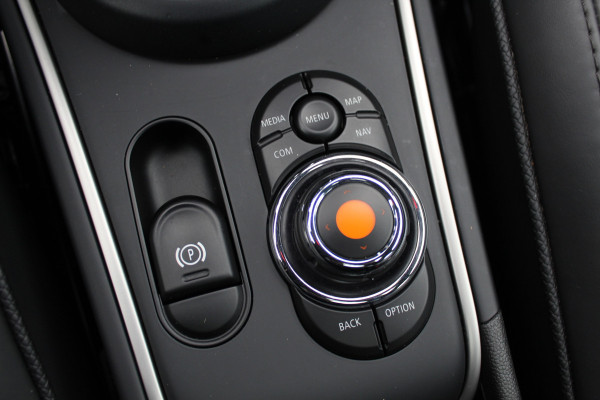 MINI Countryman 2.0 Cooper S Hammersmith / Panoramadak / Leder / Keyless / 19'' / Navigatie / Virtual Cockpit / DAB / Cruise Control