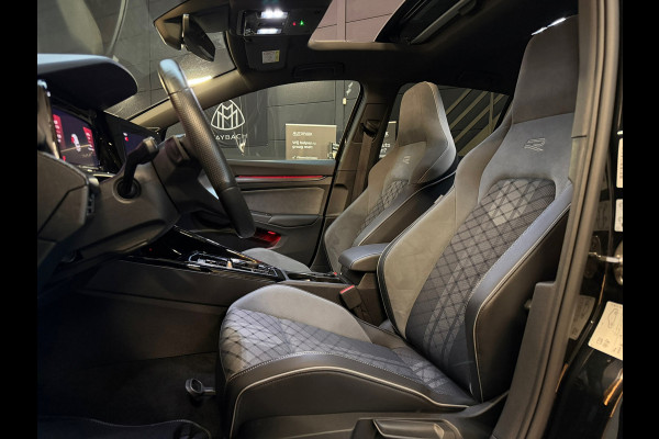 Volkswagen Golf 1.5 eTSI 3X R-Line PANO|HARMAN KARDON|IQ LIGHTS|KEYLESS|DEALER ONDERHOUDEN|NIGHTPAKKET|SFEERVERLICHTING|2024|VOL!