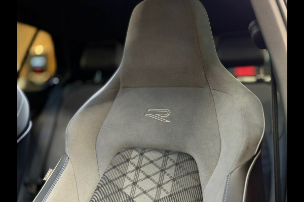 Volkswagen Golf 1.5 eTSI 3X R-Line PANO|HARMAN KARDON|IQ LIGHTS|KEYLESS|DEALER ONDERHOUDEN|NIGHTPAKKET|SFEERVERLICHTING|2024|VOL!