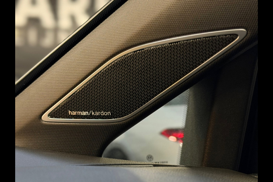 Volkswagen Golf 1.5 eTSI 3X R-Line PANO|HARMAN KARDON|IQ LIGHTS|KEYLESS|DEALER ONDERHOUDEN|NIGHTPAKKET|SFEERVERLICHTING|2024|VOL!