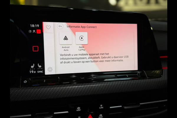 Volkswagen Golf 1.5 eTSI 3X R-Line PANO|HARMAN KARDON|IQ LIGHTS|KEYLESS|DEALER ONDERHOUDEN|NIGHTPAKKET|SFEERVERLICHTING|2024|VOL!