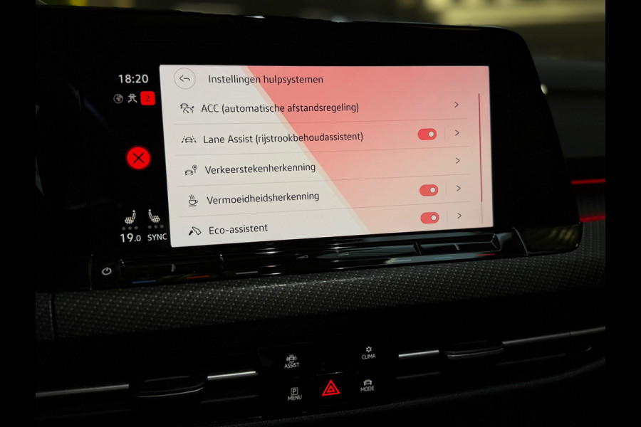 Volkswagen Golf 1.5 eTSI 3X R-Line PANO|HARMAN KARDON|IQ LIGHTS|KEYLESS|DEALER ONDERHOUDEN|NIGHTPAKKET|SFEERVERLICHTING|2024|VOL!