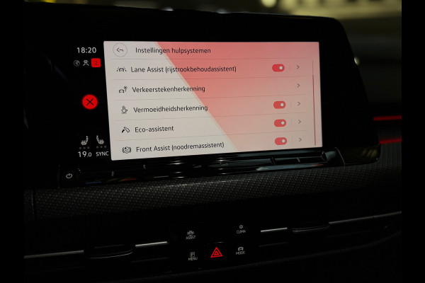 Volkswagen Golf 1.5 eTSI 3X R-Line PANO|HARMAN KARDON|IQ LIGHTS|KEYLESS|DEALER ONDERHOUDEN|NIGHTPAKKET|SFEERVERLICHTING|2024|VOL!