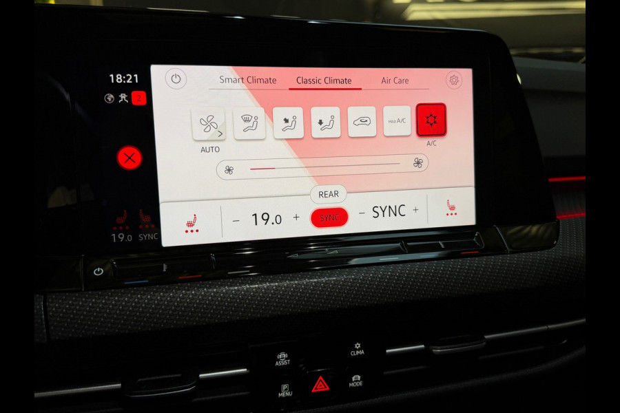 Volkswagen Golf 1.5 eTSI 3X R-Line PANO|HARMAN KARDON|IQ LIGHTS|KEYLESS|DEALER ONDERHOUDEN|NIGHTPAKKET|SFEERVERLICHTING|2024|VOL!