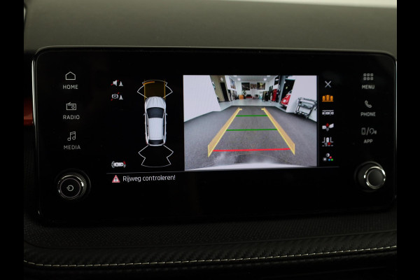 Škoda Fabia 1.0 TSI Monte Carlo 95 pk | Navigatie via App | Parkeersensoren | Achteruitrijcamera | Cruise control | Stoelverwarming | LED koplampen | Keyless | Apple carplay / Android auto |