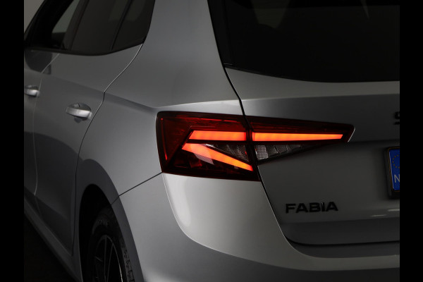 Škoda Fabia 1.0 TSI Monte Carlo 95 pk | Navigatie via App | Parkeersensoren | Achteruitrijcamera | Cruise control | Stoelverwarming | LED koplampen | Keyless | Apple carplay / Android auto |