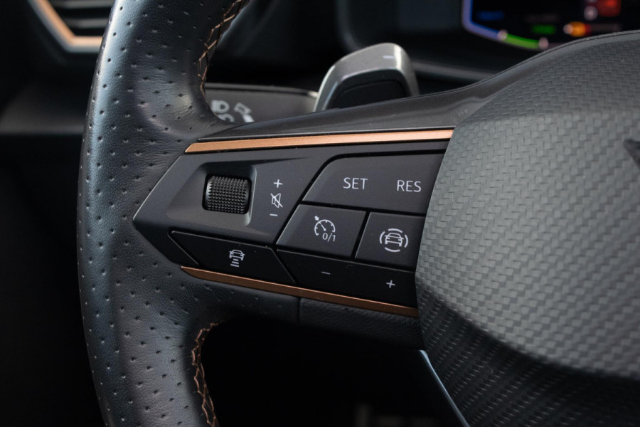 CUPRA Formentor 1.4 e-Hybrid VZ Copper Edition PANO 360 Camera Keyless Stoelverwarming ACC