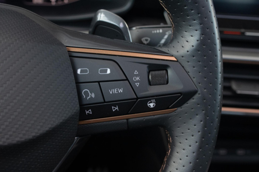 CUPRA Formentor 1.4 e-Hybrid VZ Copper Edition PANO 360 Camera Keyless Stoelverwarming ACC