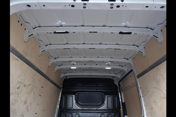 Volkswagen Crafter 35 2.0 TDI 177 PK 4MOTION 4X4 AUT. L3H3 + LED | 3500 KG TREKHAAK | CLIMATE | CAMERA | CARPLAY