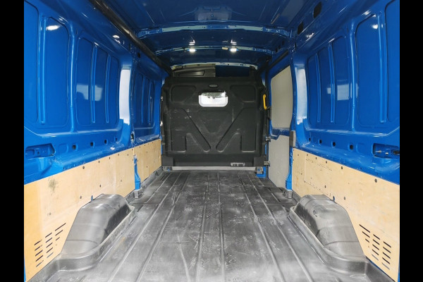 Ford Transit 350 2.0TDCI 130PK L3H2 3-Pers. Camera Navi Trekhaak MHEV Hybride Stoelverwarming Voorruitverwarming Pdc MHEV RWD EURO6 Cruise Control 2.750KG Trekgewicht 2.750KG Trekgewicht 1e Eigenaar