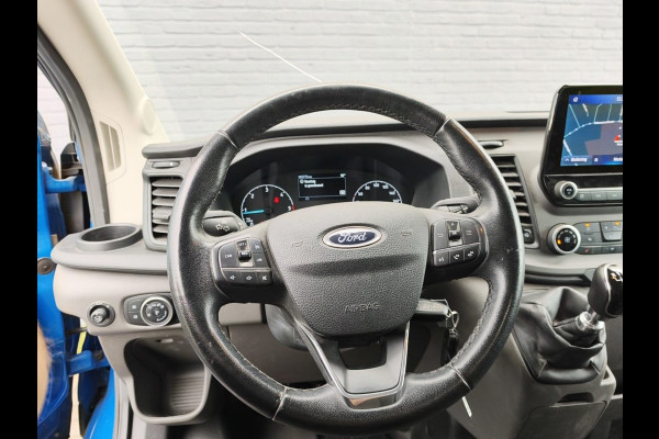 Ford Transit 350 2.0TDCI 130PK L3H2 3-Pers. Camera Navi Trekhaak MHEV Hybride Stoelverwarming Voorruitverwarming Pdc MHEV RWD EURO6 Cruise Control 2.750KG Trekgewicht 2.750KG Trekgewicht 1e Eigenaar