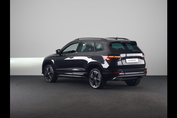 Škoda Karoq 1.5 TSI ACT Sportline Business 150 pk Automaat (DSG) | Verlengde garantie | Navigatie via App | Parkeersensoren | Achteruitrijcamera | Adaptieve cruise control | Stoelverwarming v/a | Verwarmde voorruit |