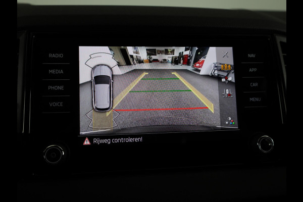 Škoda Karoq 1.5 TSI ACT Sportline Business 150 pk Automaat (DSG) | Verlengde garantie | Navigatie via App | Parkeersensoren | Achteruitrijcamera | Adaptieve cruise control | Stoelverwarming v/a | Verwarmde voorruit |