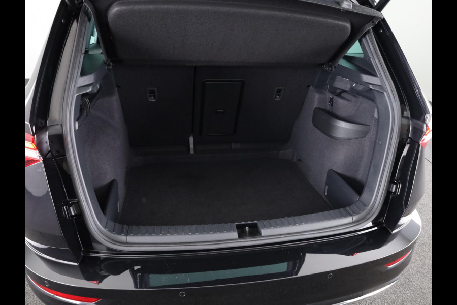 Škoda Karoq 1.5 TSI ACT Sportline Business 150 pk Automaat (DSG) | Verlengde garantie | Navigatie via App | Parkeersensoren | Achteruitrijcamera | Adaptieve cruise control | Stoelverwarming v/a | Verwarmde voorruit |