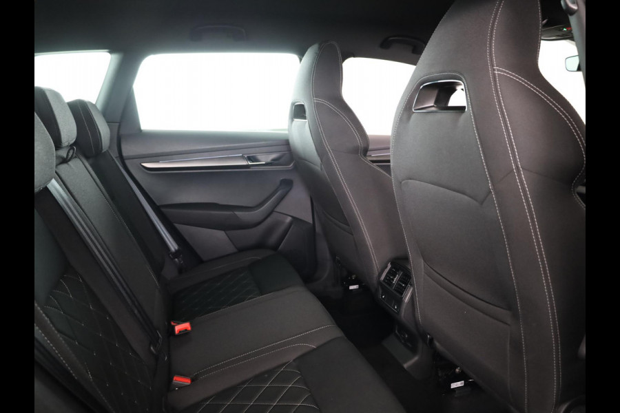 Škoda Karoq 1.5 TSI ACT Sportline Business 150 pk Automaat (DSG) | Verlengde garantie | Navigatie via App | Parkeersensoren | Achteruitrijcamera | Adaptieve cruise control | Stoelverwarming v/a | Verwarmde voorruit |