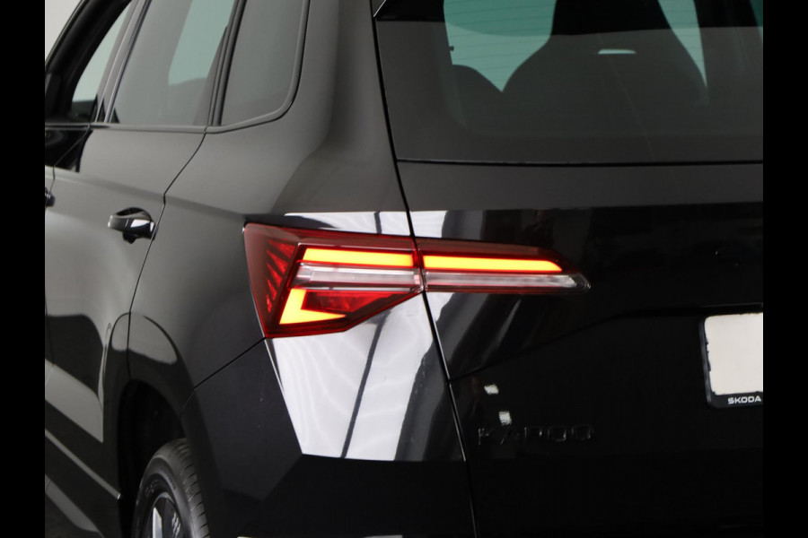 Škoda Karoq 1.5 TSI ACT Sportline Business 150 pk Automaat (DSG) | Verlengde garantie | Navigatie via App | Parkeersensoren | Achteruitrijcamera | Adaptieve cruise control | Stoelverwarming v/a | Verwarmde voorruit |