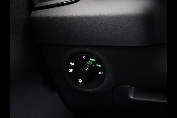Škoda Karoq 1.5 TSI ACT Sportline Business 150 pk Automaat (DSG) | Verlengde garantie | Navigatie via App | Parkeersensoren | Achteruitrijcamera | Adaptieve cruise control | Stoelverwarming v/a | Verwarmde voorruit |