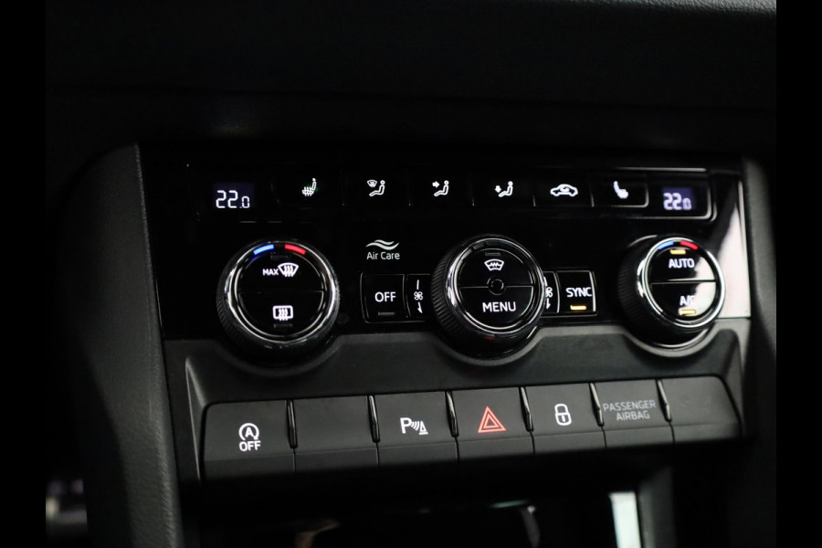 Škoda Karoq 1.5 TSI ACT Sportline Business 150 pk Automaat (DSG) | Verlengde garantie | Navigatie via App | Parkeersensoren | Achteruitrijcamera | Adaptieve cruise control | Stoelverwarming v/a | Verwarmde voorruit |
