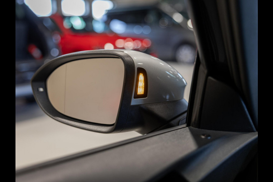 Volkswagen ID.3 First Max 58 kWh SOH 89% / 204pk / Panorama dak / Head-Up display / Stoel en stuur verwarming /