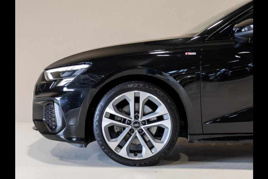 Audi A3 Sportback 30 TFSI S-Line edition / 110pk / NAP / Afgevlakt stuurwiel /