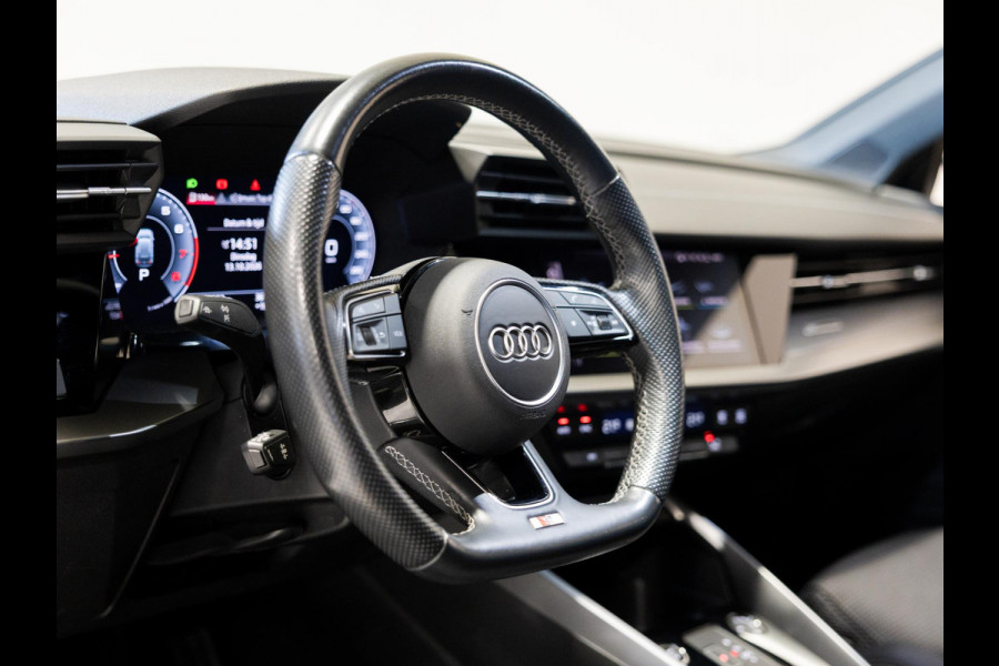 Audi A3 Sportback 30 TFSI S-Line edition / 110pk / NAP / Afgevlakt stuurwiel /