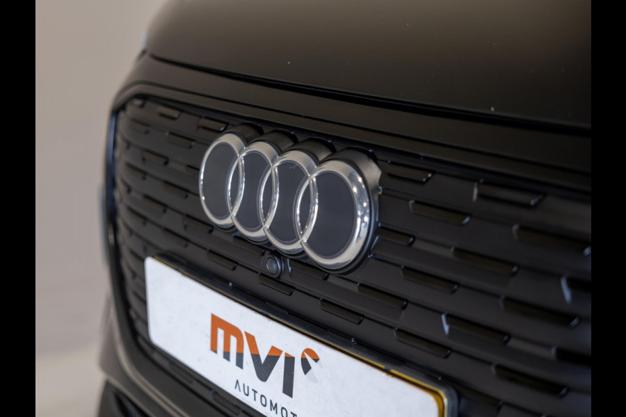 Audi Q4 e-tron 40 S-Line Competition 77 kWh SOH 93% / 204pk / Achteruitrij camera / Ruitjesbekleding / Head-up display /