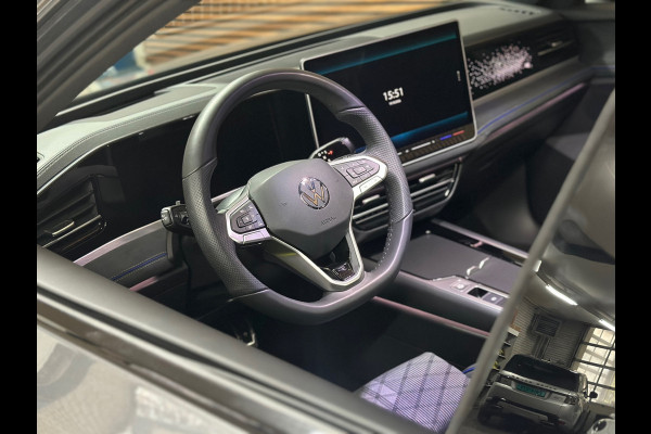 Volkswagen Passat Variant 1.5 eHybrid R-Line Black Edition | Garantie tot 2031 |272PK| Pano | Matrix | HUD | Massage | Trekhaak