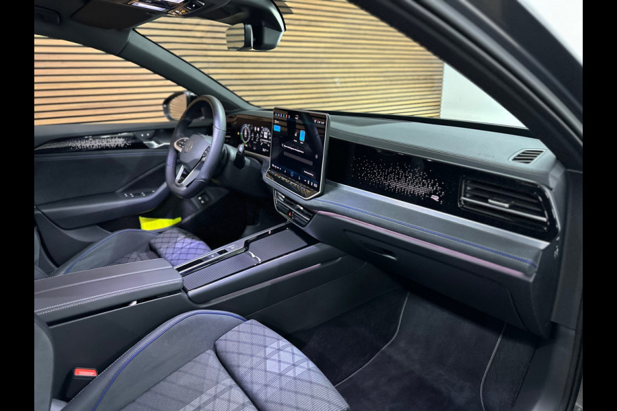 Volkswagen Passat Variant 1.5 eHybrid R-Line Black Edition | Garantie tot 2031 |272PK| Pano | Matrix | HUD | Massage | Trekhaak