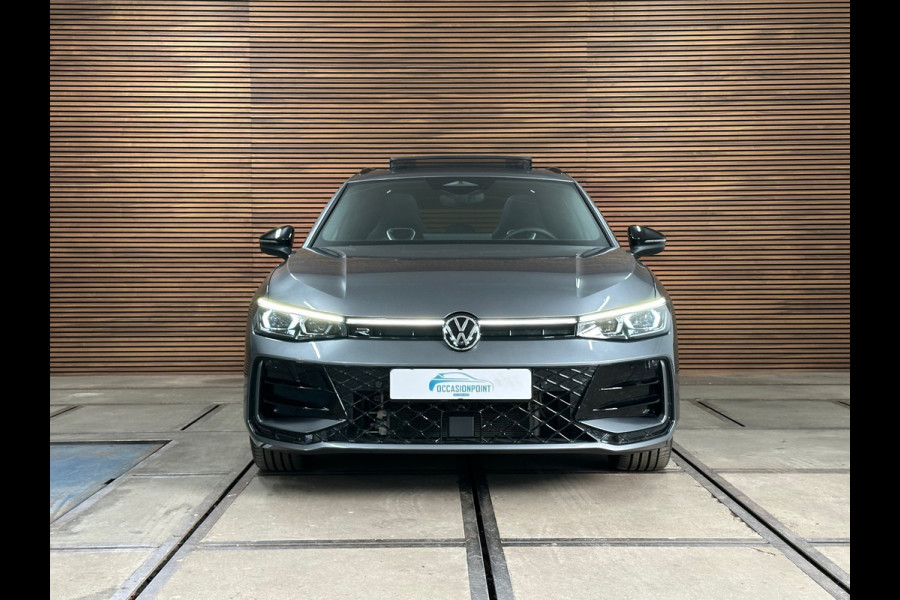 Volkswagen Passat Variant 1.5 eHybrid R-Line Black Edition | Garantie tot 2031 |272PK| Pano | Matrix | HUD | Massage | Trekhaak