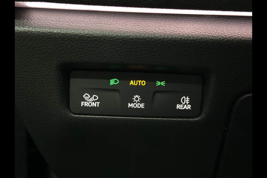 Volkswagen Passat Variant 1.5 eHybrid R-Line Black Edition | Garantie tot 2031 |272PK| Pano | Matrix | HUD | Massage | Trekhaak