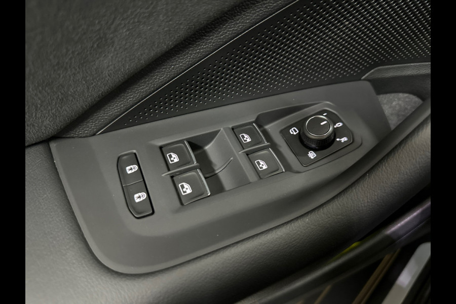 Volkswagen Passat Variant 1.5 eHybrid R-Line Black Edition | Garantie tot 2031 |272PK| Pano | Matrix | HUD | Massage | Trekhaak