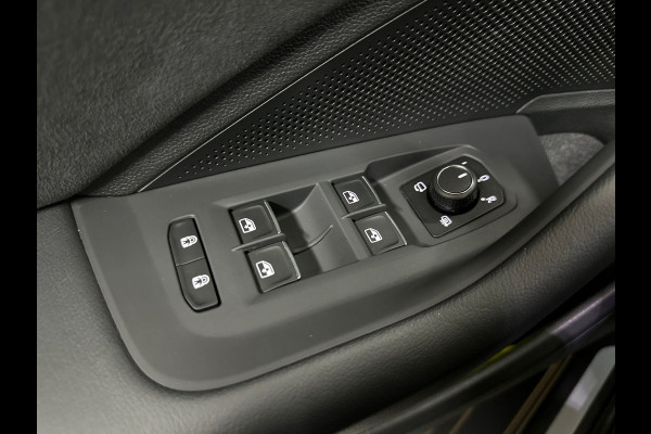 Volkswagen Passat Variant 1.5 eHybrid R-Line Black Edition | Garantie tot 2031 |272PK| Pano | Matrix | HUD | Massage | Trekhaak