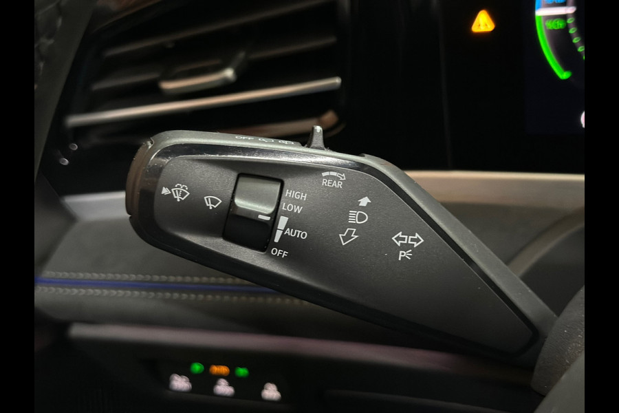 Volkswagen Passat Variant 1.5 eHybrid R-Line Black Edition | Garantie tot 2031 |272PK| Pano | Matrix | HUD | Massage | Trekhaak
