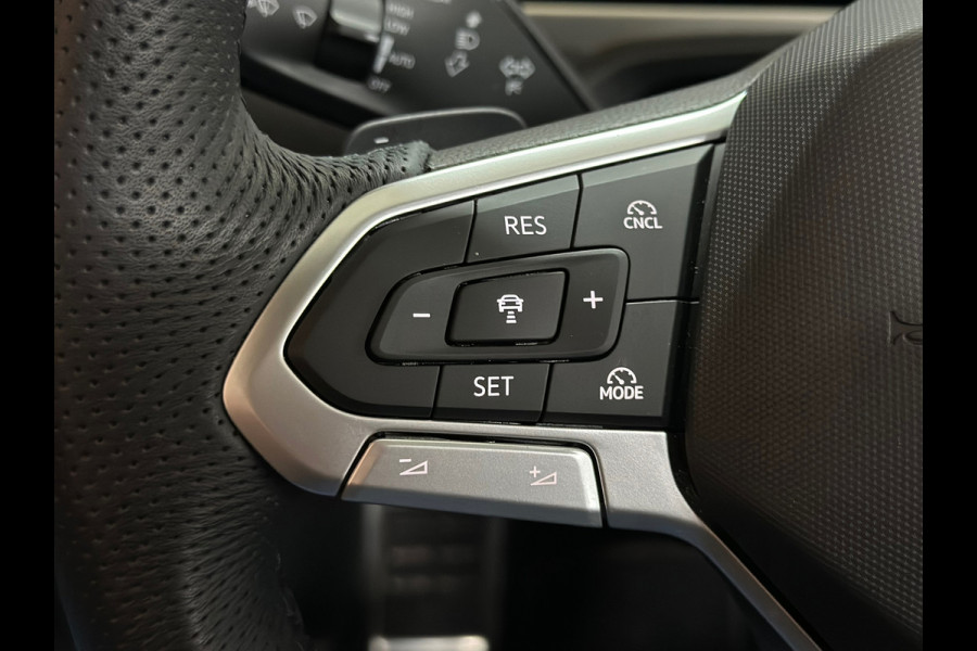 Volkswagen Passat Variant 1.5 eHybrid R-Line Black Edition | Garantie tot 2031 |272PK| Pano | Matrix | HUD | Massage | Trekhaak
